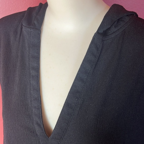 Like new Croft & Barrow black swim suit coverup with hood - Picture 2 of 12